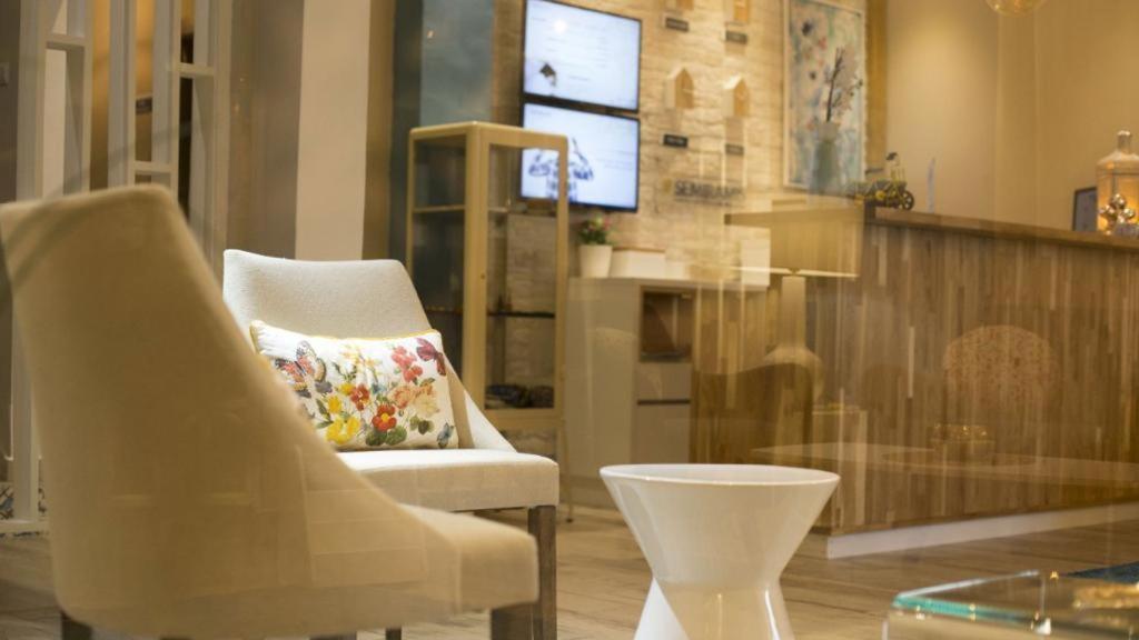 נואקשוט The Best Centric Hotel מראה חיצוני תמונה