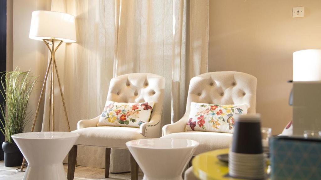 נואקשוט The Best Centric Hotel מראה חיצוני תמונה